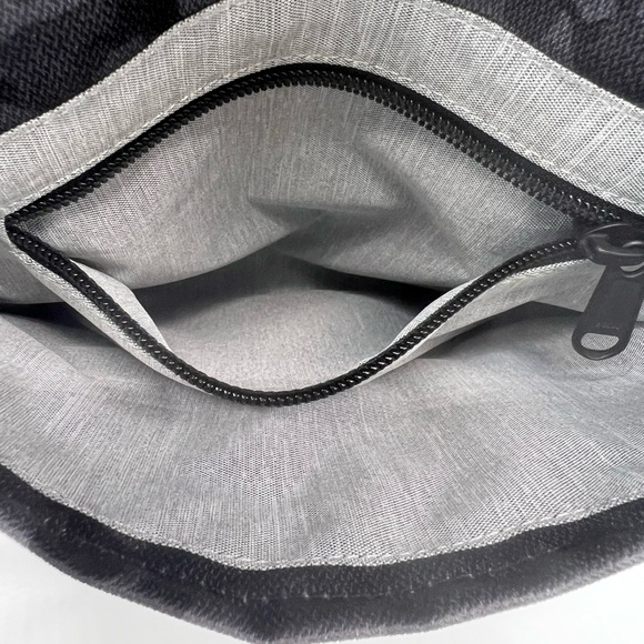 Sherpani Gray and Black Women's Pica Crossbody Bag EUC - Picture 3 of 14